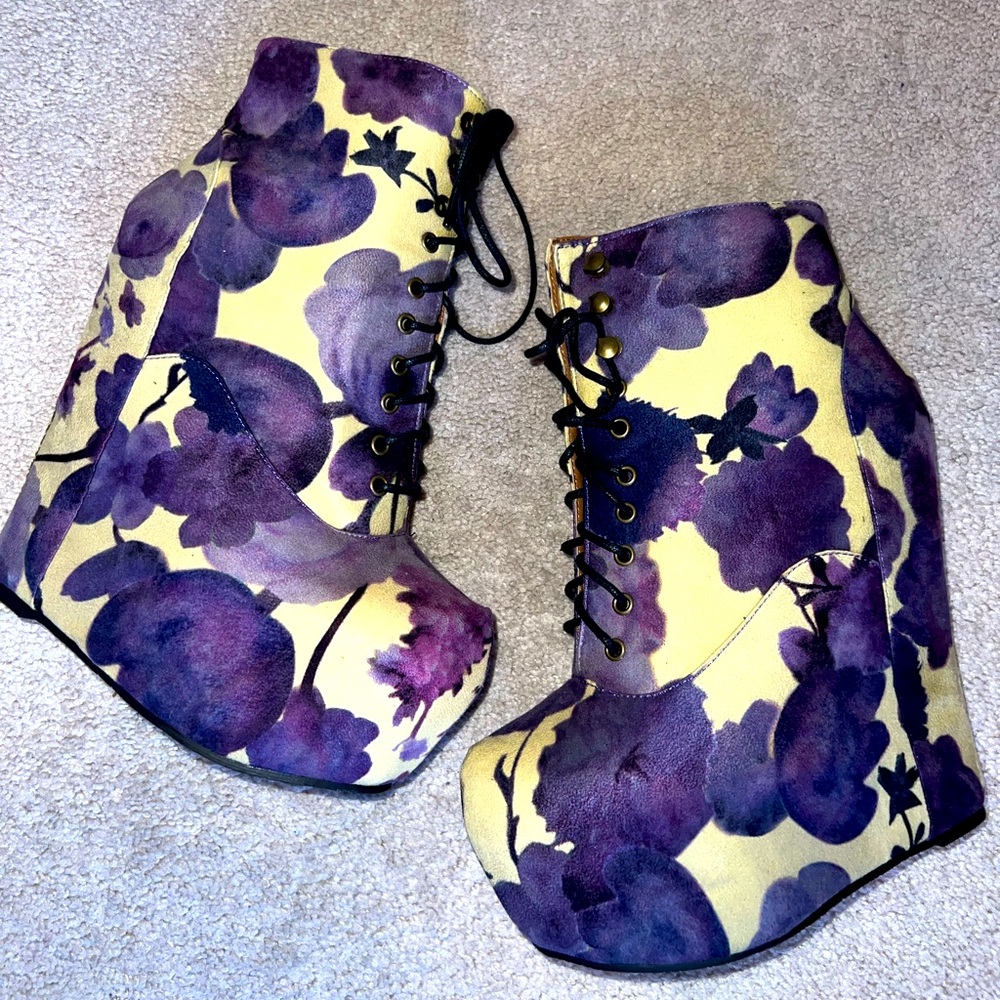 Never worn wedges